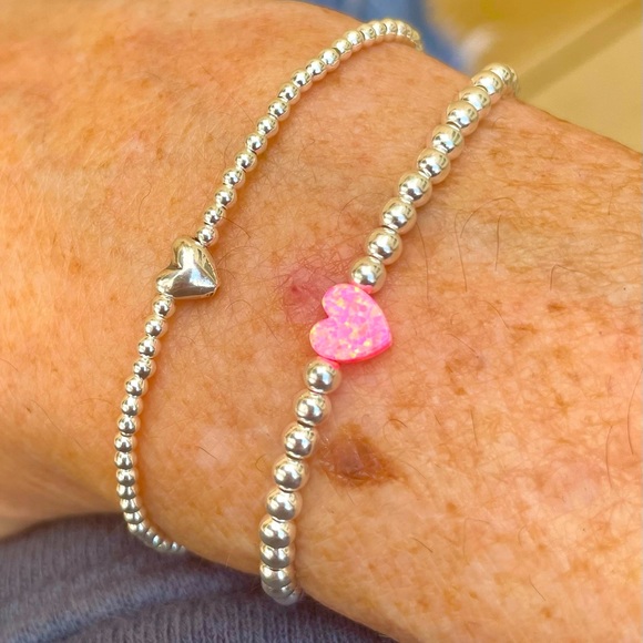Heart💘
Handmade sterling silver stretch heart bracelet - Picture 3 of 8